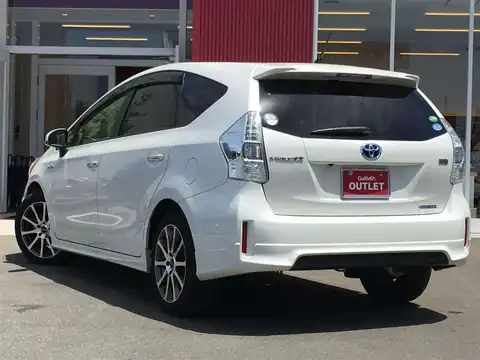 カタログ画像：プリウスα （PRIUS ALPHA） Ｓ チューン ブラック 2014年4月 DAA-ZVW40W 1800cc ホワイトパールクリスタルシャイン 燃費26.2km / l バック