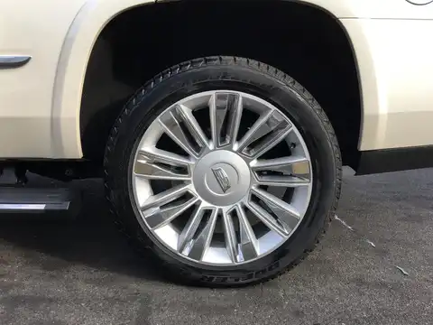 カタログ画像：キャデラックエスカレード （CADILLAC ESCALADE） エスカレード プラチナム 2018年2月 6200cc タイヤ