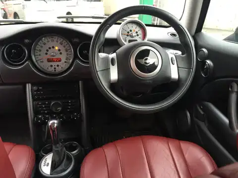 カタログ画像：ＭＩＮＩ （MINI） ワン 2004年9月 GH-RA16 1600cc ピュア・シルバーメタリック 燃費14.0km / l 内装