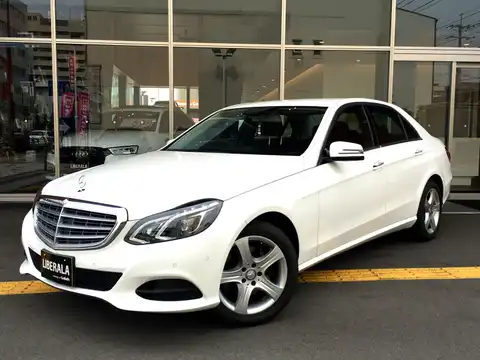 カタログ画像：Ｅクラス （E-CLASS） Ｅ２５０ 2013年5月 RBA-212036C 2000cc ポーラーホワイト（Ｓ） 燃費15.5km / l フロント