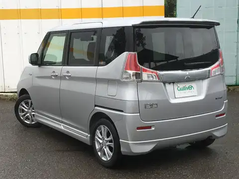 カタログ画像：デリカＤ：２ （DELICA D:2） ハイブリッドＭＺ ナビパッケージ 2015年12月 DAA-MB36S 1200cc スターシルバーメタリック 燃費23.8km / l バック