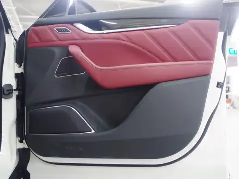 カタログ画像：レヴァンテ （LEVANTE） ＧＴペッレ イントレッチァータ 2022年12月 7AA-MLE20 2000cc ビアンコ 内装