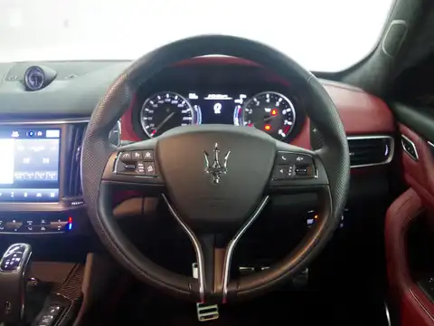 カタログ画像：レヴァンテ （LEVANTE） ＧＴペッレ イントレッチァータ 2022年12月 7AA-MLE20 2000cc ビアンコ 内装