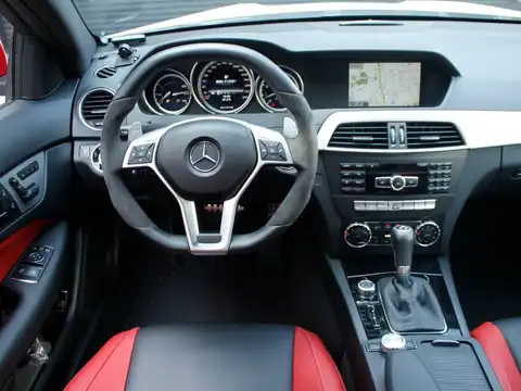 カタログ画像：Ｃクラス （C-CLASS） Ｃ６３ ＡＭＧクーペリミテッド 2013年2月 CBA-204377 6300cc ダイヤモンドホワイト 内装