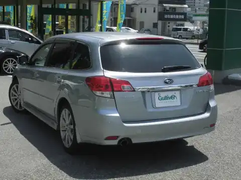 カタログ画像：レガシィツーリングワゴン （LEGACY TOURING WAGON） ２．５ｉアイサイト Ｓパッケージ 2014年4月 DBA-BRM 2500cc アイスシルバー・メタリック 燃費12.4km / l バック