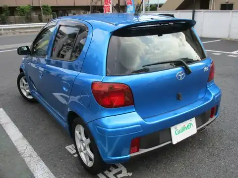 カタログ画像：ヴィッツ （VITZ） ＲＳ Ｖパッケージ 2004年2月 CBA-NCP13 1500cc ブルーメタリック 燃費15.2km / l バック