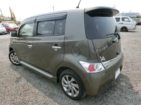 カタログ画像：ｂＢ （bB） Ｚ 煌 2011年11月 CBA-QNC21 1500cc ブロンズオリーブパールメタリック 燃費16.0km / l バック