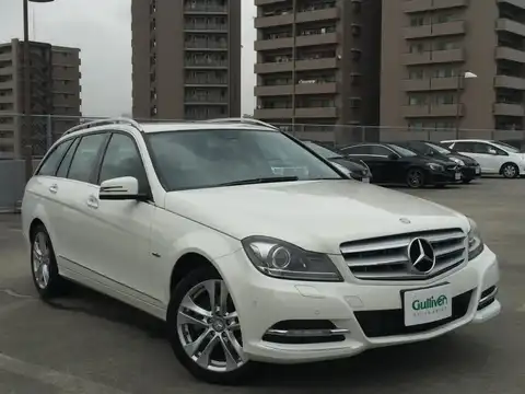 カタログ画像：Ｃクラスステーションワゴン （C-CLASS STATIONWAGON） Ｃ２００ ブルーエフィシェンシー ステーションワゴン アバンギャルド 2012年7月 DBA-204248 1800cc ダイヤモンドホワイト（Ｍ） 燃費13.6km / l メイン（その他）