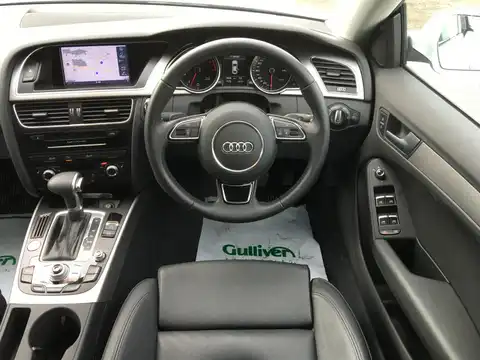 カタログ画像：Ａ５スポーツバック （A5 SPORTBACK） ２．０ＴＦＳＩクワトロ 2013年7月 DBA-8TCDNL 2000cc アイビスホワイト 燃費13.6km / l 内装