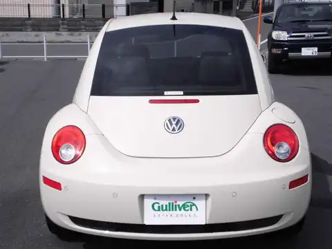 カタログ画像：ニュービートル （NEW BEETLE） ニュービートル クレム 2006年6月 GH-9CBFS 1600cc カンパネーラホワイト 燃費11.2km / l バック