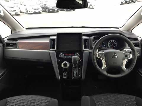 カタログ画像：デリカＤ：５ （DELICA D:5） Ｍ 2019年11月 3DA-CV1W 2200cc ウォームホワイトパール×スターリングシルバーメタリックorウォームホワイトパール 燃費12.6km / l 内装