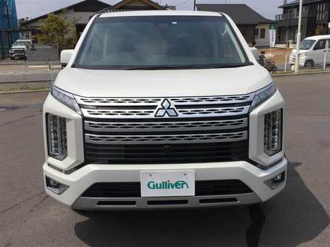 カタログ画像：デリカＤ：５ （DELICA D:5） Ｍ 2019年11月 3DA-CV1W 2200cc ウォームホワイトパール×スターリングシルバーメタリックorウォームホワイトパール 燃費12.6km / l フロント
