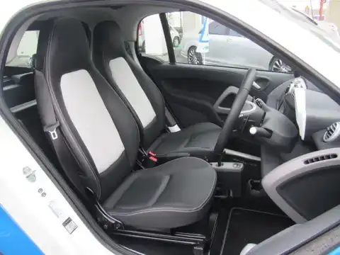 カタログ画像：スマートフォーツークーペ （SMART FORTWO COUPE） ｍｈｄエディション アイスシャイン 2012年11月 ABA-451380 1000cc 燃費22.0km / l 内装