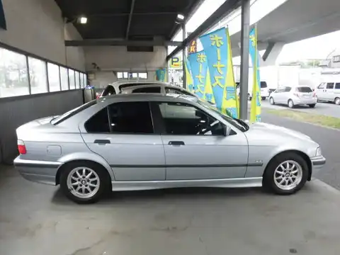 カタログ画像：３シリーズ （3 SERIES） ３１８ｉ 1992年9月 E-CA18 1800cc 外装