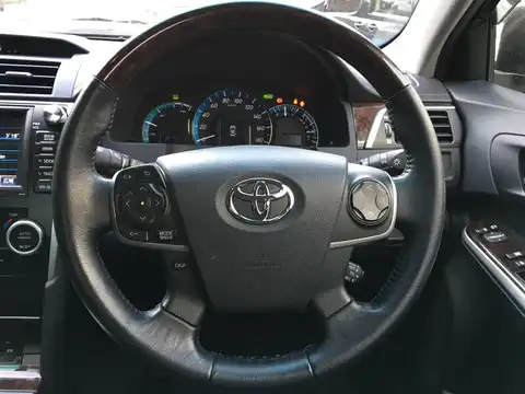 カタログ画像：カムリ （CAMRY） ハイブリッド Ｇパッケージ・プレミアムブラック 2014年4月 DAA-AVV50 2500cc アティチュードブラックマイカ 燃費23.4km / l 内装