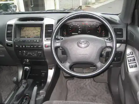 カタログ画像：ランドクルーザープラド （LAND CRUISER PRADO） ＴＸ ５人乗り仕様 2004年4月 LA-RZJ120W 2700cc ダークグレーマイカメタリック 燃費8.5km / l 内装