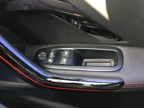 カタログ画像：２０８ （208） ＧＴｉ 2015年10月 ABA-A9C5G04 1600cc サテン・ホワイト 燃費15.6km / l 内装