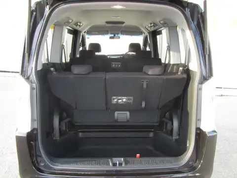 カタログ画像：ステップワゴンスパーダ （STEPWAGON SPADA） Ｚ 2011年8月 DBA-RK6 2000cc プレミアムブラキッシュ・パール 燃費11.6km / l 内装