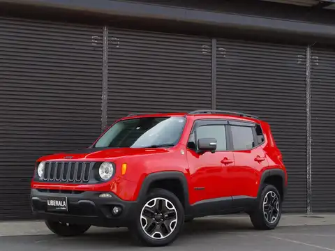 カタログ画像：ジープ・レネゲード （JEEP RENEGADE） トレイルホーク 2018年2月 ABA-BU24 2400cc コロラドレッドクリアコート 燃費10.4km / l フロント