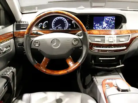 カタログ画像：Ｓクラス （S-CLASS） Ｓ５５０ ４マチック 2008年11月 DBA-221086 5500cc カルサイトホワイト（Ｓ） 燃費6.6km / l 内装