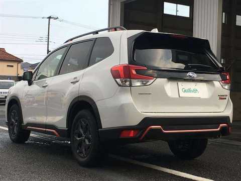 カタログ画像：フォレスター （FORESTER） Ｘ－ブレイク 2018年7月 5BA-SK9 2500cc クリスタルホワイト・パール 燃費13.2km / l バック