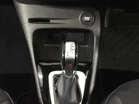 カタログ画像：キャプチャー （CAPTUR） Ｓエディション 2018年10月 ABA-2RH5F1 1200cc ブルー アイロン Ｍ+グリ プラティヌ Ｍ 燃費17.2km / l 内装