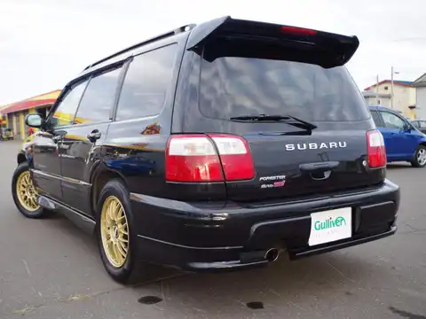 カタログ画像：フォレスター （FORESTER） Ｓ／ｔｂ－ＳＴｉ 2000年5月 GF-SF5 2000cc ブラックマイカ 燃費10.6km / l バック