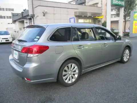 カタログ画像：レガシィツーリングワゴン （LEGACY TOURING WAGON） ２．５ＧＴ 2010年5月 DBA-BR9 2500cc スティールシルバー・メタリック 燃費12.0km / l バック