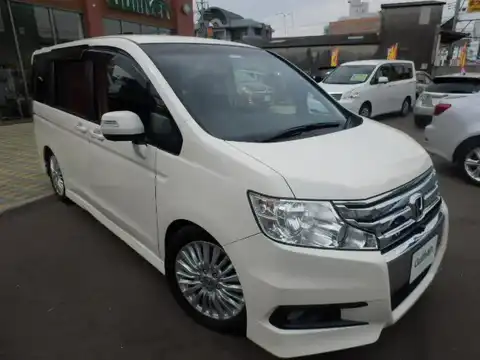 カタログ画像：ステップワゴンスパーダ （STEPWAGON SPADA） Ｚ 2011年8月 DBA-RK6 2000cc プレミアムホワイト・パール 燃費11.6km / l メイン（その他）