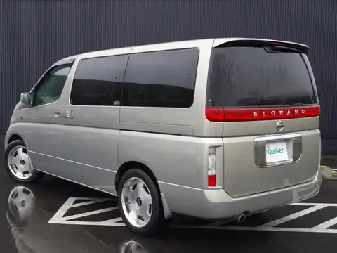 カタログ画像：エルグランド （ELGRAND） ＶＩＰ仕様車 2002年12月 UA-NE51 3500cc 燃費7.8km / l バック