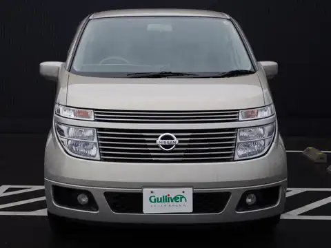 カタログ画像：エルグランド （ELGRAND） Ｖ ７０ｔｈ 2003年5月 UA-E51 3500cc シャンパンシルバー（ＴＭ） 燃費8.2km / l フロント