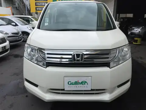 カタログ画像：ステップワゴン （STEPWAGON） Ｇ 2011年8月 DBA-RK1 2000cc プレミアムホワイト・パール 燃費13.4km / l フロント