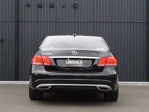 カタログ画像：Ｅクラス （E-CLASS） Ｅ２５０ アバンギャルド 2015年4月 RBA-212036C 2000cc オブシディアンブラック（Ｍ） 燃費15.5km / l バック