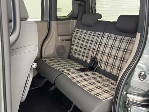 カタログ画像：Ｎ－ＢＯＸジョイ （N-BOX JOY） ベースグレード（モノトーン） 2024年9月 6BA-JF5 660cc 燃費21.3km / l バック
