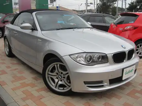 カタログ画像：１シリーズ （1 SERIES） １２０ｉ カブリオレ 2010年5月 LBA-UM20 2000cc カシミヤ・シルバー（メタリック・カラー）orチタン・シルバー（メタリック・カラー） 燃費12.8km / l メイン（その他）