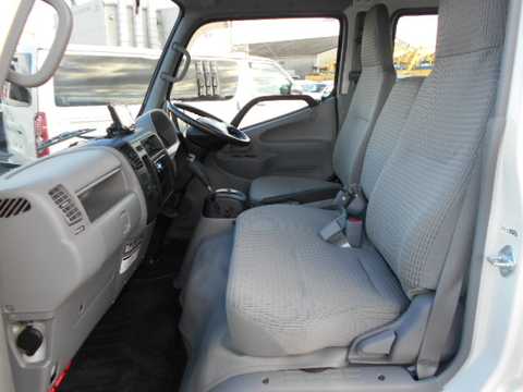 カタログ画像：トヨエース （TOYOACE） ベースグレード 2015年5月 LDF-KDY281 3000cc ホワイト 燃費10.2km / l 内装