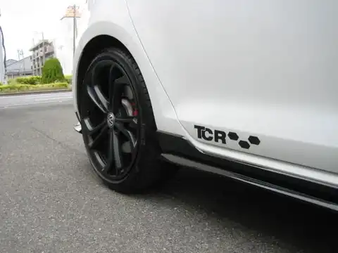 カタログ画像：ゴルフＧＴＩ （GOLF GTI） ＴＣＲ 2019年10月 3BA-AUDNU 2000cc ピュアホワイト×ブラックルーフ 燃費12.7km / l 外装