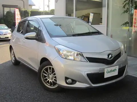 カタログ画像：ヴィッツ （VITZ） Ｕ スマートストップパッケージ 2012年5月 DBA-NSP130 1300cc シルバーメタリック 燃費21.8km / l メイン（その他）