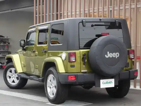 カタログ画像：ジープ・ラングラーアンリミテッド （JEEP WRANGLER UNLIMITED） サハラ４ＡＴ 2007年3月 ABA-JK38L 3800cc ジープグリーンメタリッククリアコートorレスキューグリーンメタリッククリアコート 燃費7.1km / l バック