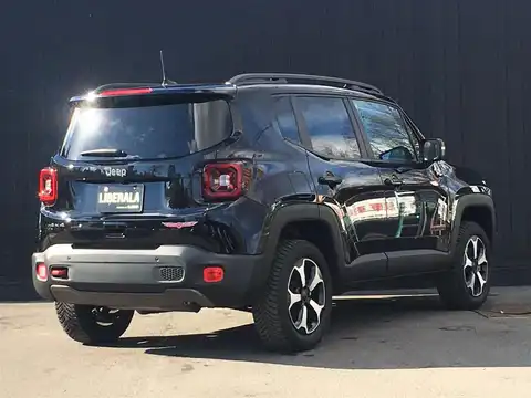 カタログ画像：ジープ・レネゲード （JEEP RENEGADE） トレイルホーク 2019年5月 3BA-BU13 1300cc ブラッククリアコート 燃費11.9km / l バック