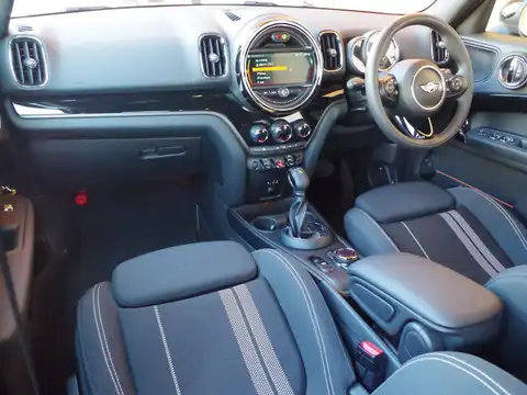 カタログ画像：ＭＩＮＩ （MINI） クーパーＳ クロスオーバー ブラックヒース 2018年2月 DBA-YS20 2000cc ミッドナイト・ブラック・メタリック 燃費15.5km / l 内装