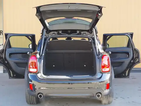 カタログ画像：ＭＩＮＩ （MINI） クーパーＳ クロスオーバー ブラックヒース 2018年2月 DBA-YS20 2000cc ミッドナイト・ブラック・メタリック 燃費15.5km / l 内装