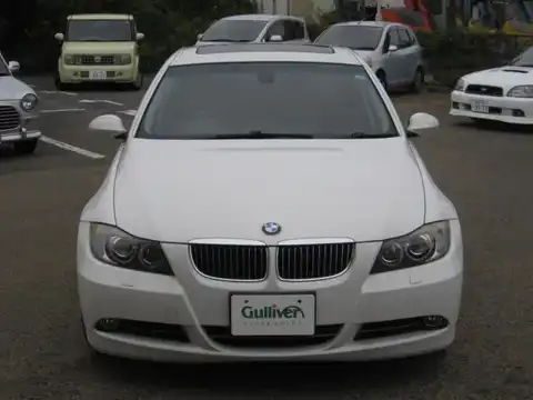 カタログ画像：３シリーズ （3 SERIES） ３３０ｉ 2006年9月 ABA-VB30 3000cc アルピン・ホワイトⅢ（ソリッド・カラー） 燃費9.3km / l フロント