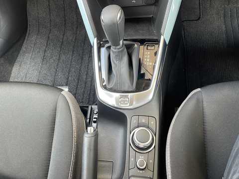 カタログ画像：ＭＡＺＤＡ２ （MAZDA2） １５ ＢＤ 2024年4月 5BA-DJLFS 1500cc エアストリームブルーメタリック 燃費20.3km / l 内装