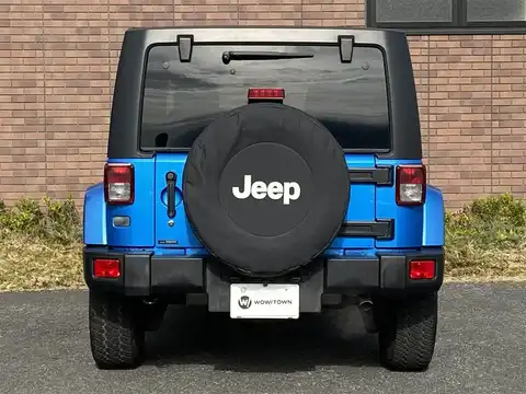 カタログ画像：ジープ・ラングラーアンリミテッド （JEEP WRANGLER UNLIMITED） フリーダムエディション 2014年4月 ABA-JK36L 3600cc ハイドロブルーパールコート 燃費7.5km / l バック