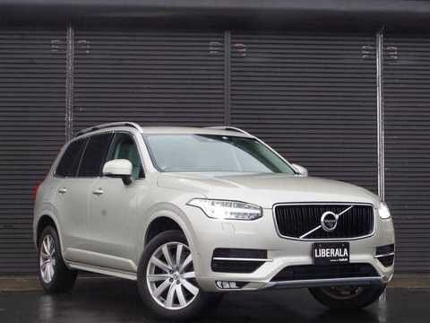 カタログ画像：ＸＣ９０ （XC90） Ｔ６ ＡＷＤ Ｒデザイン エアサスペンション装着車 2017年7月 DBA-LB420XCA 2000cc ブライトシルバーメタリックorエレクトリックシルバーメタリック 燃費12.5km / l メイン（その他）