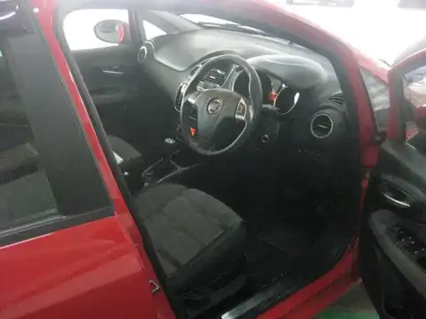 カタログ画像：プントエヴォ （PUNTO EVO） ベースグレード 2010年6月 ABA-199144 1400cc エキゾチカレッド 内装