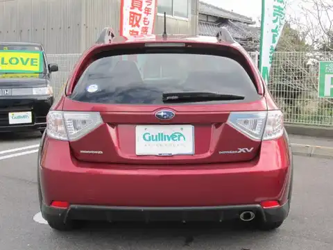 カタログ画像：ＸＶ （XV） ２．０ｉ 2010年6月 DBA-GH7 2000cc カメリアレッド・パール 燃費14.0km / l バック