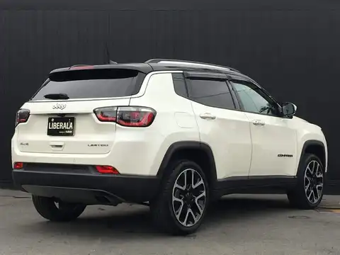 カタログ画像：ジープ・コンパス （JEEP COMPASS） ローンチエディション 2017年12月 ABA-M624 2400cc ヴォーカルホワイトパールコート 燃費9.6km / l バック