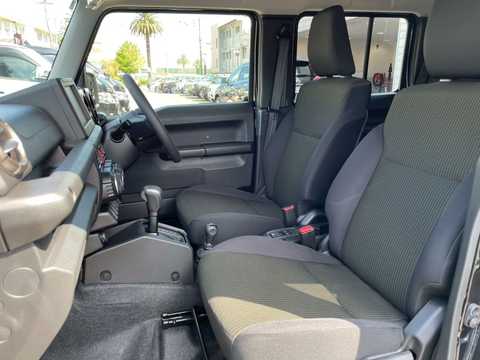 カタログ画像：ジムニーノマド （JIMNY NOMADE） ＦＣ 2025年4月 3BA-JC74W 1500cc ブルーイッシュブラックパール4 燃費13.6km / l フロント